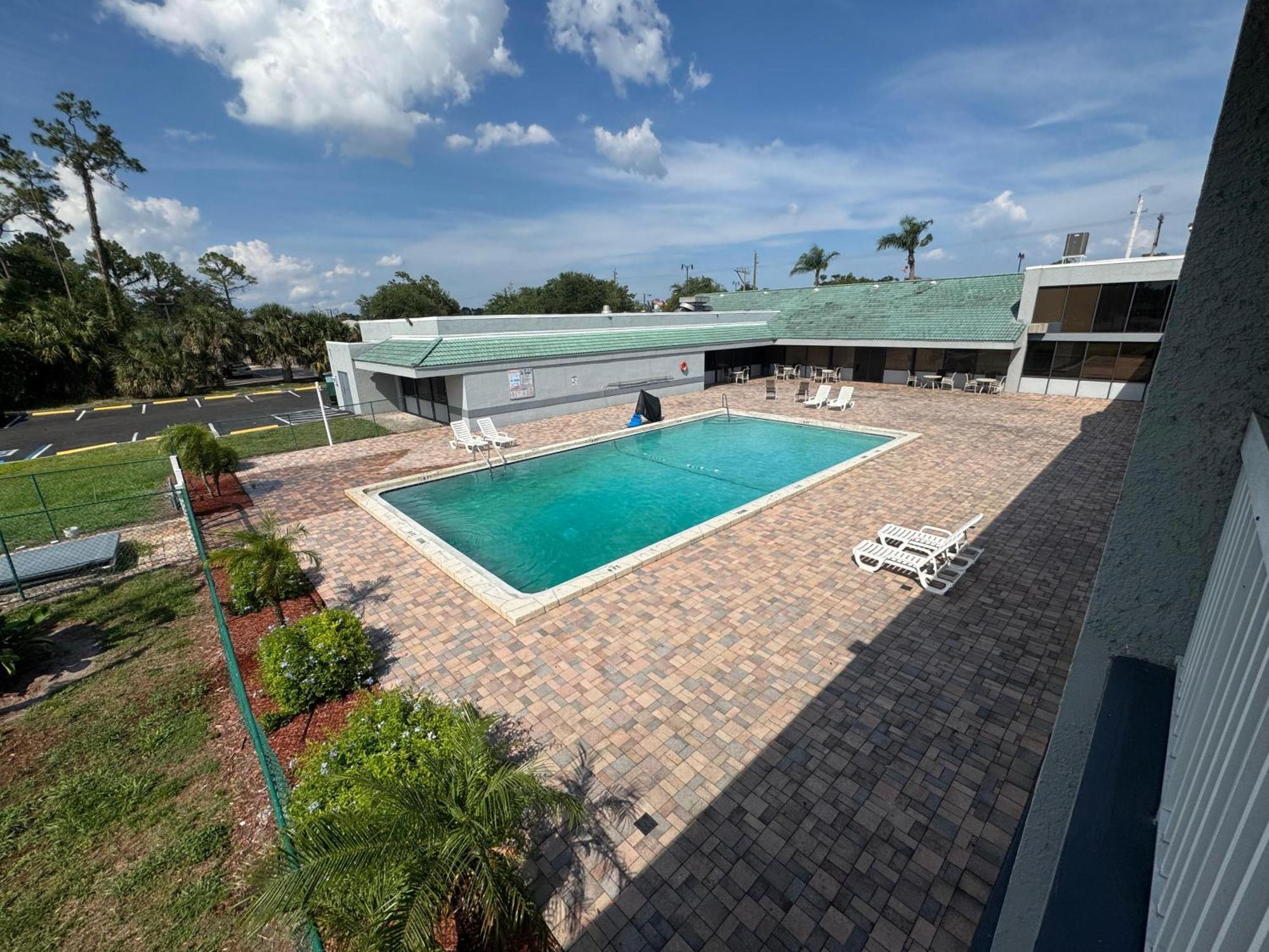 Budget Inn Sanford International Airport Exterior photo